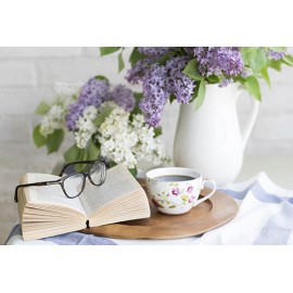 Fototapetas Knyga, akiniai ir puodelis kavos prie alyvų žiedų